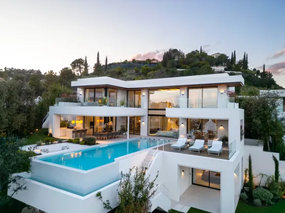 Villa with Panoramic Sea Views in Lomas de La Quinta