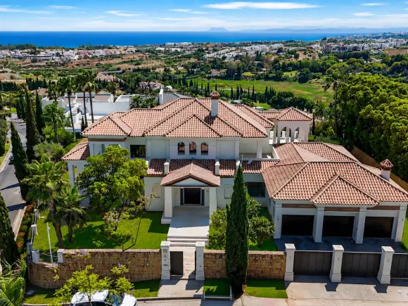 Elegant Villa in Los Flamingos