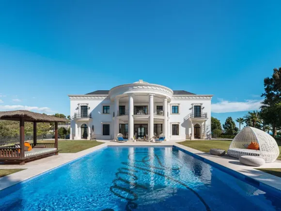 Villa in Hacienda las Chapas, Marbella East