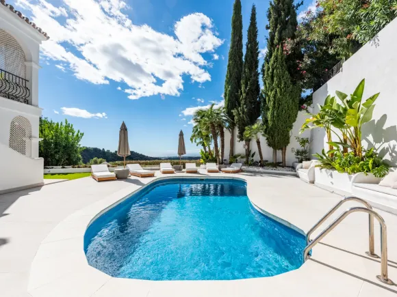 Semi-detached house with amazing viewings in Istán