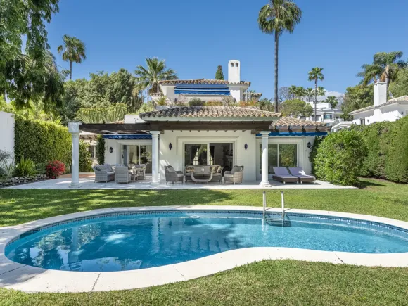 Andalucian Style Villa Located in Nueva Andalucia