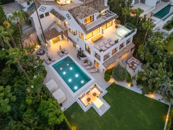 One Brisas – Contemporary Villa with Sea and La Concha Views in Nueva Andalucía