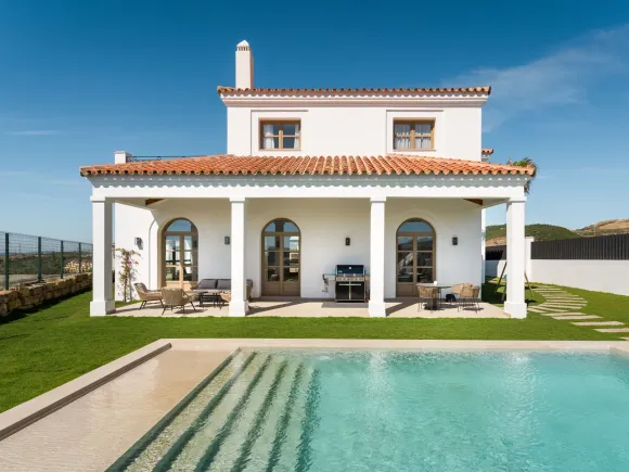 Brand New Contemporary Villa with Sea Views in Valle Romano